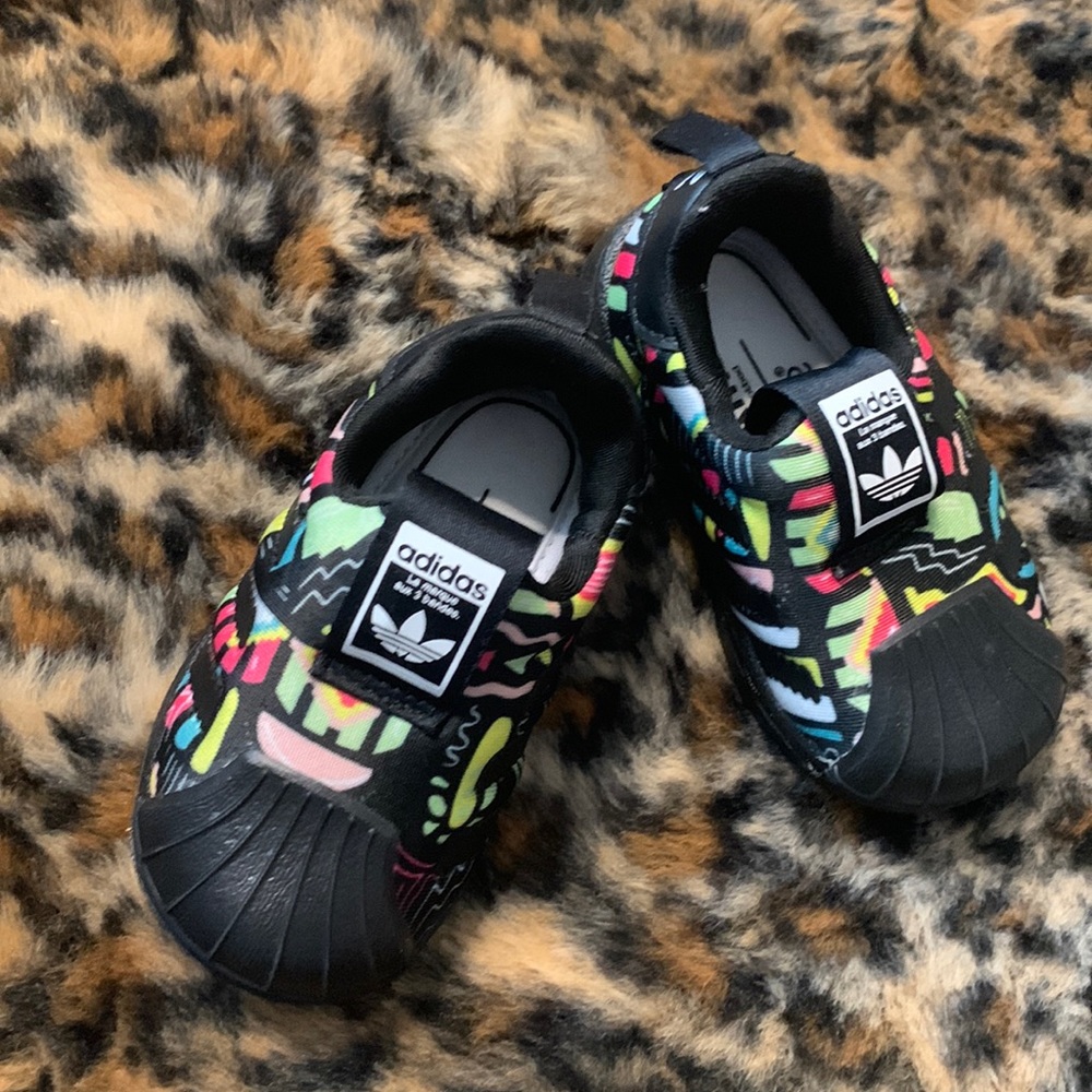 NWOT adidas sz 4K
